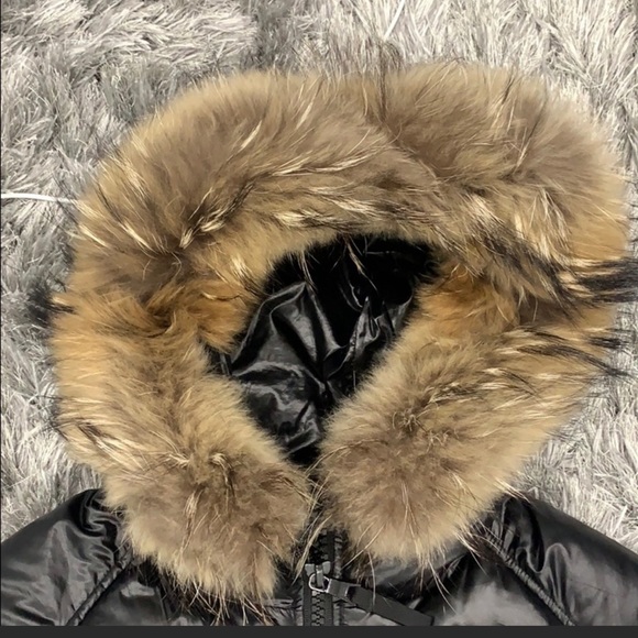 Black shiny down coat - Picture 2 of 6